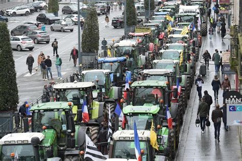 Colère des agriculteurs Des pêcheurs dans la roue des tracteurs à