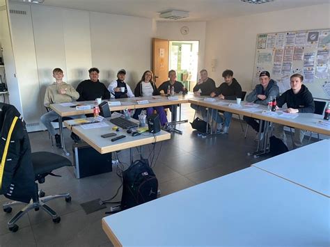 Unsere Auszubildenden Beim Fahrsicherheitstraining Des ADAC