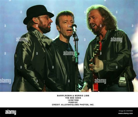 Barry gibb morris gibb robin hi-res stock photography and images - Alamy