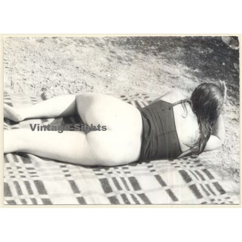 Erotic Study Rear View Of Semi Nude Female On Picnic Blanket Vintage