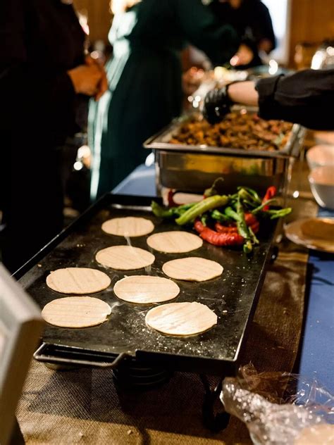 13 Wedding Taco Bar Ideas To Spice Up Your Wedding Reception