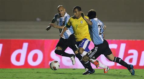 São paulinos são titulares e Seleção bate a Argentina SPFC