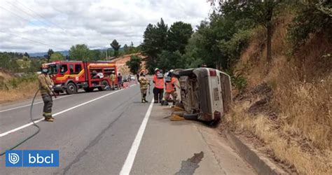 Un muerto y un lesionado de gravedad deja volcamiento de automóvil en