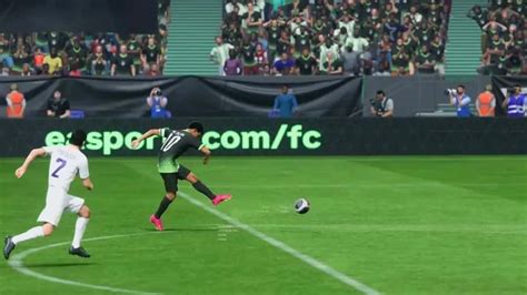 How to do a Trivela shot in EA FC 24 - Charlie INTEL