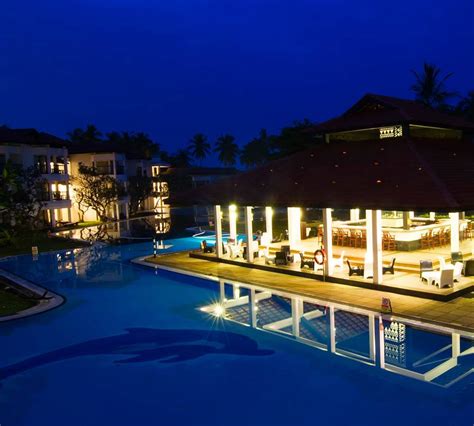 Negombo Bar | Hotel Bar at Club Hotel Dolphin Sri Lanka