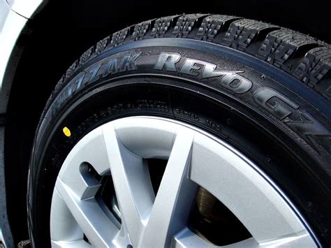 BRIDGESTONE BLIZZAK REVO GZ のパーツレビュー | プリウスα(はる＆てる) | みんカラ