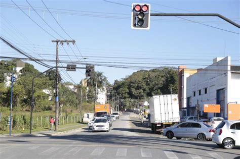 Trânsito De Importante Rua De Joinville é Interditado Por Conta De Obra