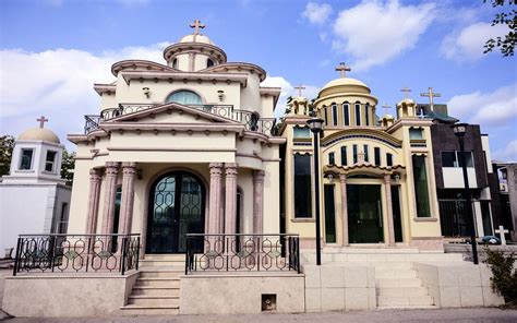 Jardines del Humaya el cementerio más lujoso de México