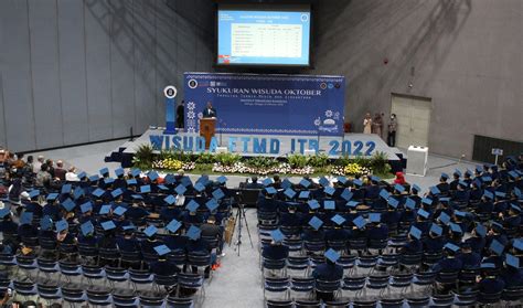 Ftmd Luluskan Mahasiswa Pada Wisuda Pertama Tahun