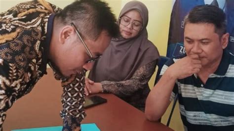 Bacalon Pdip Dan Demokrat Bawa Formulir Penjaringan Bacalon Wali Kota