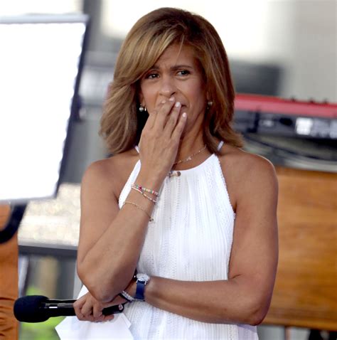 Todays Hoda Kotb Admits She ‘sobbed As She Watched Live Tv Moment