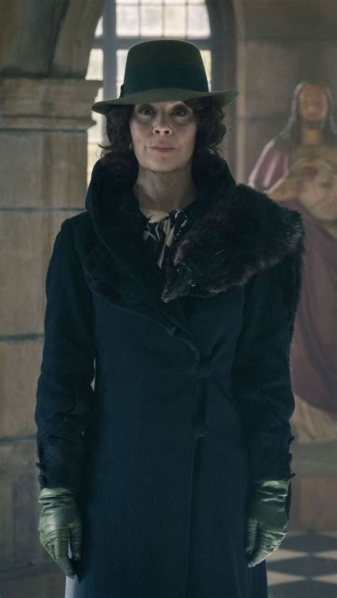 Helen Mccrory As Polly In Peaky Blinders Peaky Blinders Mulher Roupas