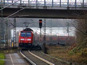 Ein Nachschuss Von Der 146 282 DB Schiebt Den RE1 Aus Hamm Westfalen