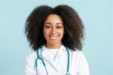 Premium Photo Portrait Of Professional Smiling African American