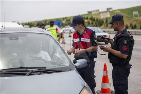 Jandarma Komutan Ndan Arka Koltukta Emniyet Kemeri Uyar S Anadolu