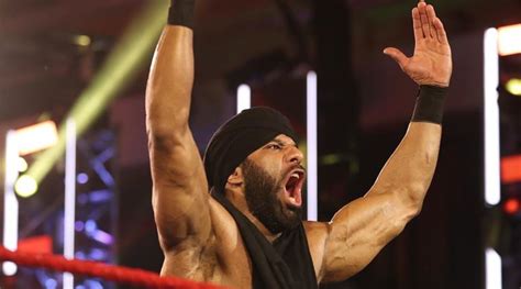 Wwe Raw Jinder Mahal Makes A Winning Return After Injury Lay Off Wwe