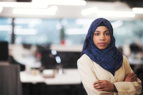 Premium Photo Portrait Of Young Muslim African American Female