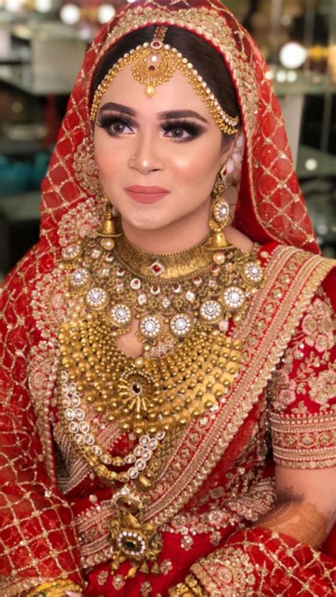 Pin By Padma Nathella On Bridal Bridal Photoshoot Gold Bridal