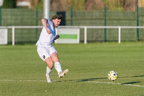 Ten Man Real Win 5 2 Away At Wellingborough To Increase Lead At The Top