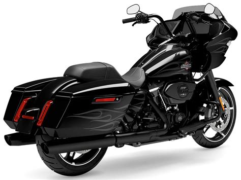 Compare Models: 2025 Harley-Davidson Road Glide® vs 2025 Harley ...