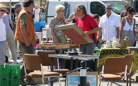 Place Des Thoniers Au Bonheur Des Chineurs Le T L Gramme