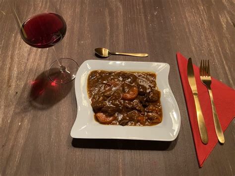 Op Zn Frans Zelf Boeuf Bourguignon Maken Uit De Slowcooker Puur