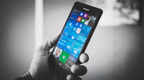 Существующие Windows-смартфоны не получат полноценной Windows 10 на ARM