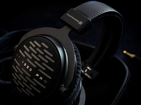 Beyerdynamic DT 1990 PRO Review - Headfonics.com