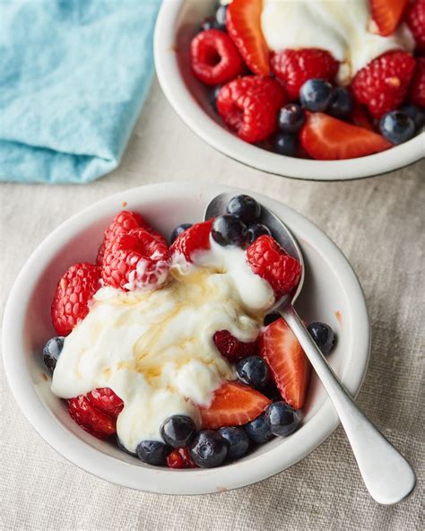 Greek Yoghurt With Berries - Tringart