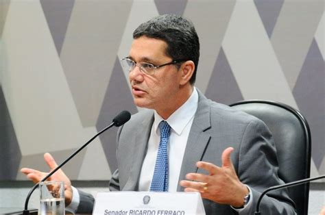 Senador Ricardo Ferra O Psdb Es L Relat Rio Da Reforma Trabalhista