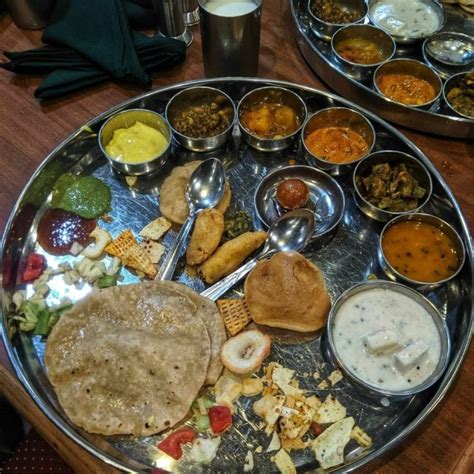 10 Best Places To Have Gujarati Thali In Ahmedabad | Hungrito