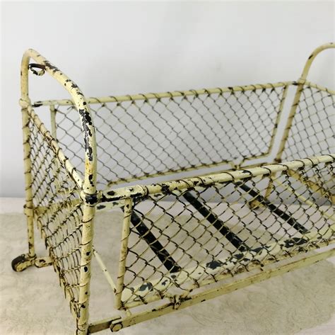 Antique White Metal Doll Bed On Wheels 16 By 8 Inches Etsy 日本