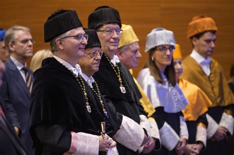 Solemne acto de apertura del curso académico y de los 25 años de UIC