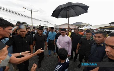 Bernama Pm Anwar Tunai Solat Jumaat Di Masjid An Naim Kampung Jalan