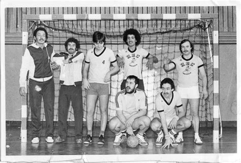 Photo De Classe HAND BALL De 1980 Hbc Noisy Le Sec Langevin