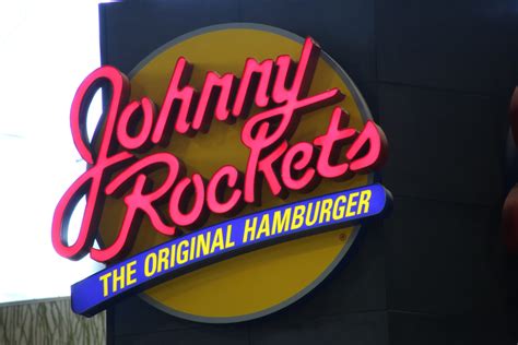 Para Amantes De Hamburguesas Johnny Rockets Abre Su Cuarta Sucursal En