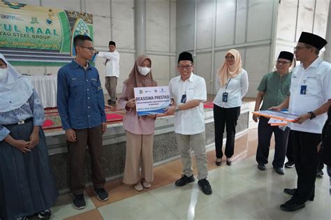 Baitul Maal Krakatau Steel Serahkan Zakat Fitrah Karyawan Kepada Baznas