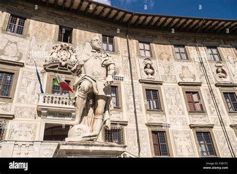 Statue Of Cosimo I Palazzo Della Carovana Dei Cavalieri Knight S