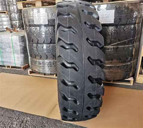 Manufacturer Heavy Duty Equipment Port Container Stacker Tire 14 00 24