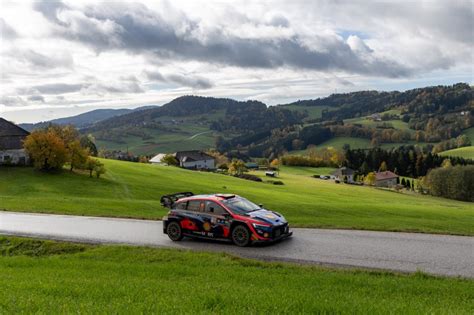 Wrc Thierry Neuville Vainqueur Du Rallye D Europe Centrale Kalle