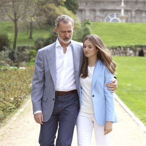 El Rey Felipe Y La Princesa Leonor En El Reportaje Por El 20