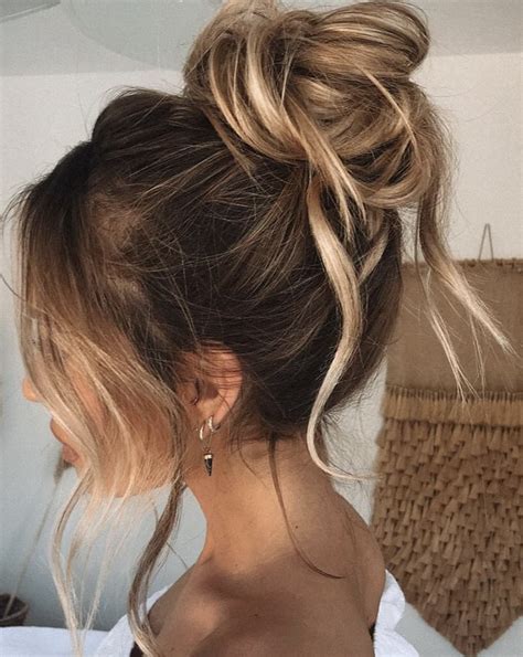 Messy Bun Hair Stylr Long Hair Styles Effortless Hairstyles