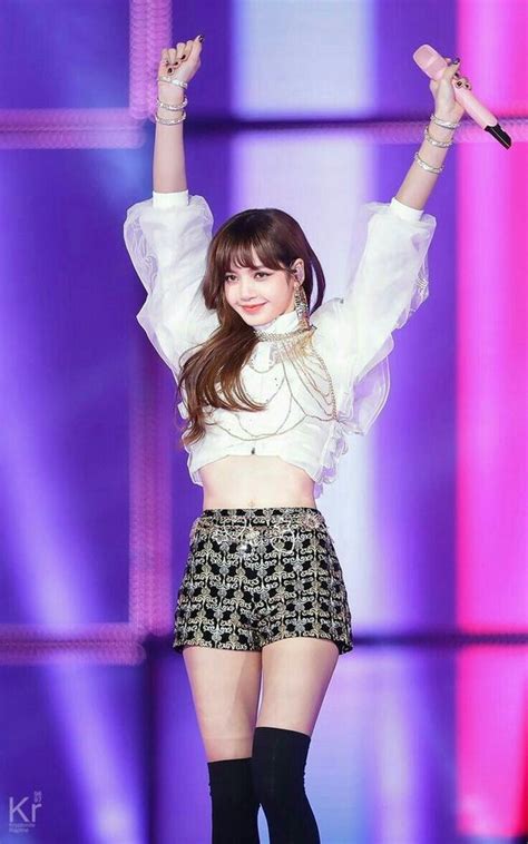 Phong Cách Thời Trang đa Dạng Của Blackpink Lisa Vietnamnet