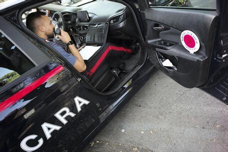 Droga Spaccio A Conduzione Familiare Arresti Nel Ragusano Palermo