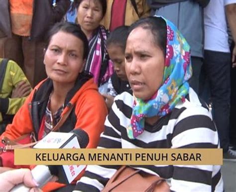 Feri Karam Danau Toba Keluarga Menanti Penuh Sabar Video Dailymotion