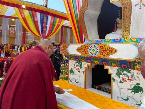Speaker Khenpo Sonam Tenphel Attends Cremation Ceremony of Kyabchok ...