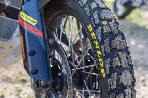 Nouveau Le Trailmax Raid De Dunlop Pour Les Chemins Et Les Routes