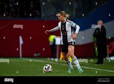 Klara Bühl Deutschland 19 am Ball GER Deutschland GER vs