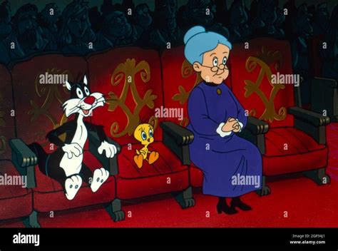 LOONEY, LOONEY, LOONEY BUGS BUNNY MOVIE, Sylvester the cat, Tweety Bird ...