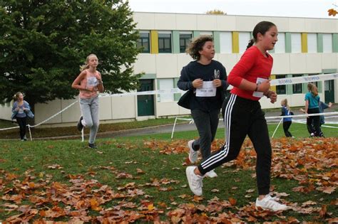 Quetigny Les 670 élèves du collège Jean Rostand ont participé à un cross